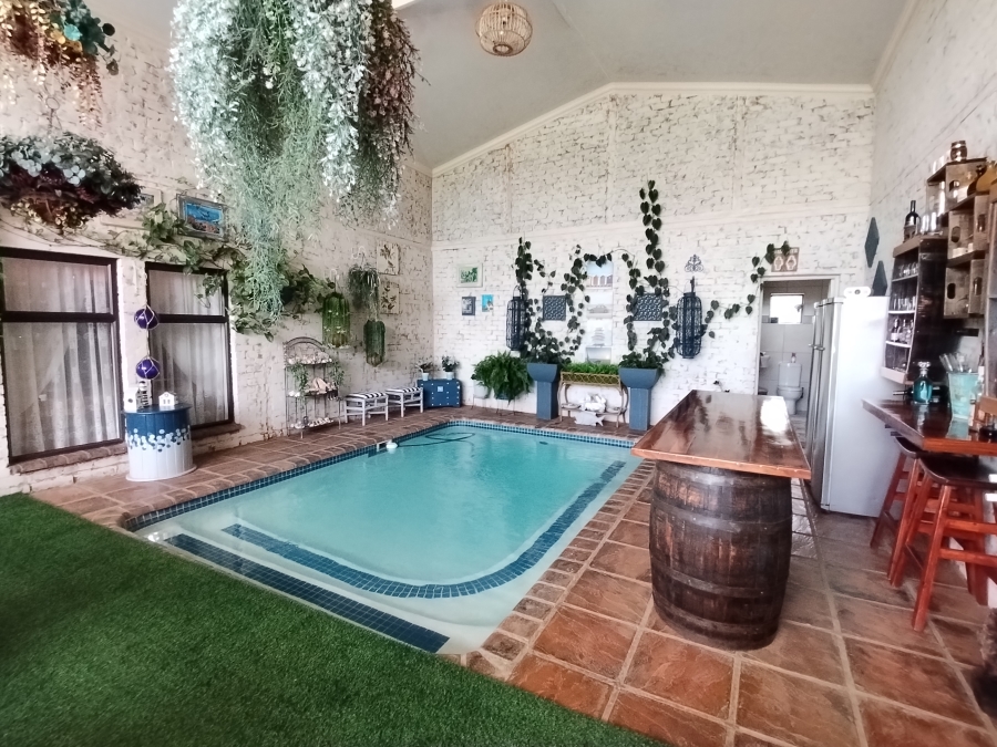 5 Bedroom Property for Sale in Mooinooi North West